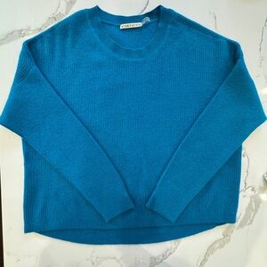 Alice + Olivia Caprice Crewneck Cashmere Sweater in Turkish Blue Size M